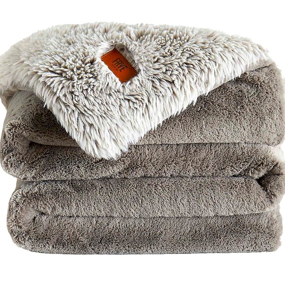 Frye Bedding Frye Arctic Luxe Faux Fur Throw Soft Machine Washable